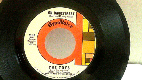 The toys dynovoice 218 may - the, toys,dynovoice